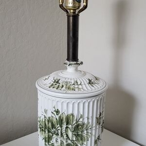 Vintage Elegant White and Green Botanical Table Lamp